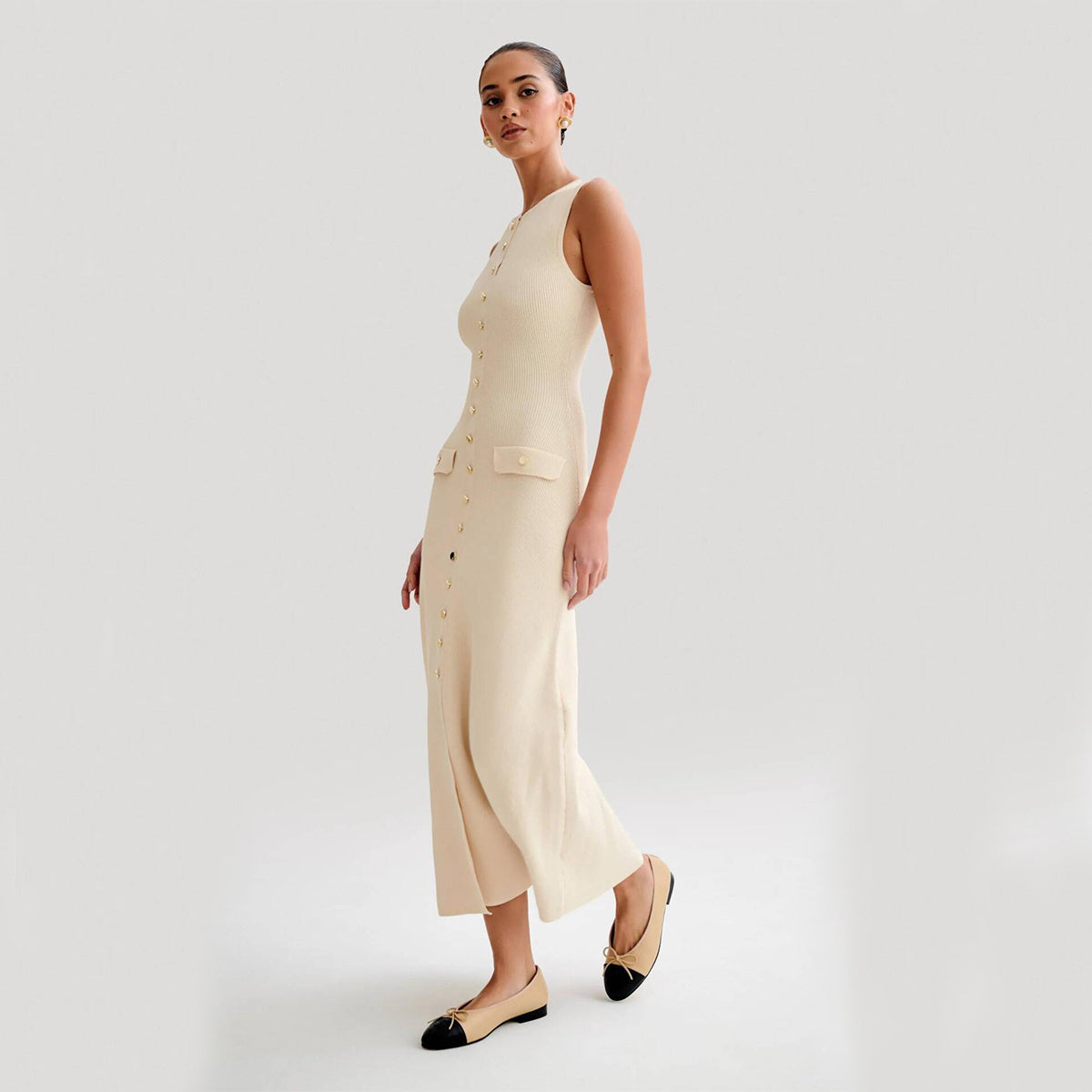 Robe Longue Élégante en Maille – Sans Manches & Boutonnée
